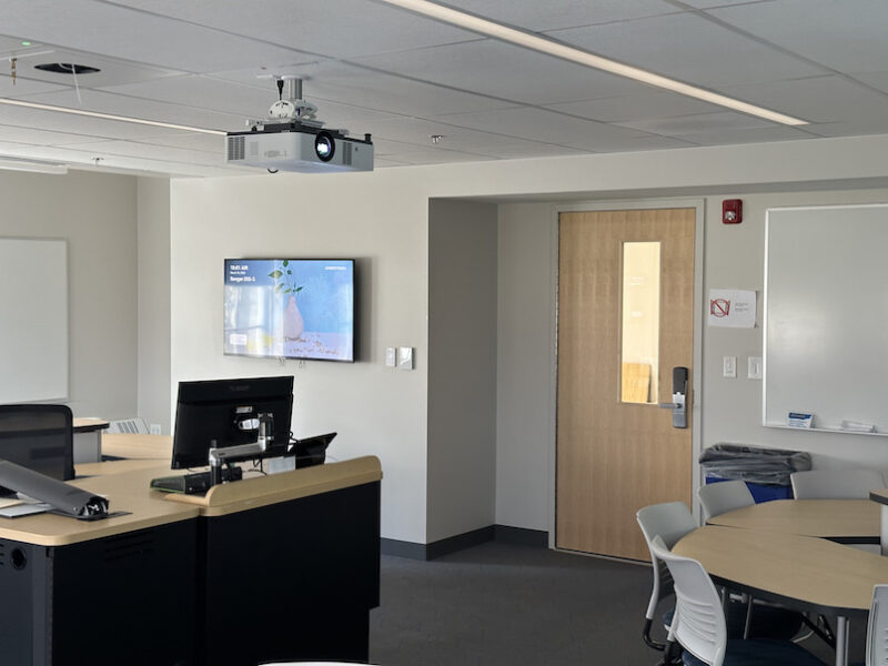 Sony’s Projectors and Displays Help Transform the Visualization of University of Rhode Island’s  Curriculum